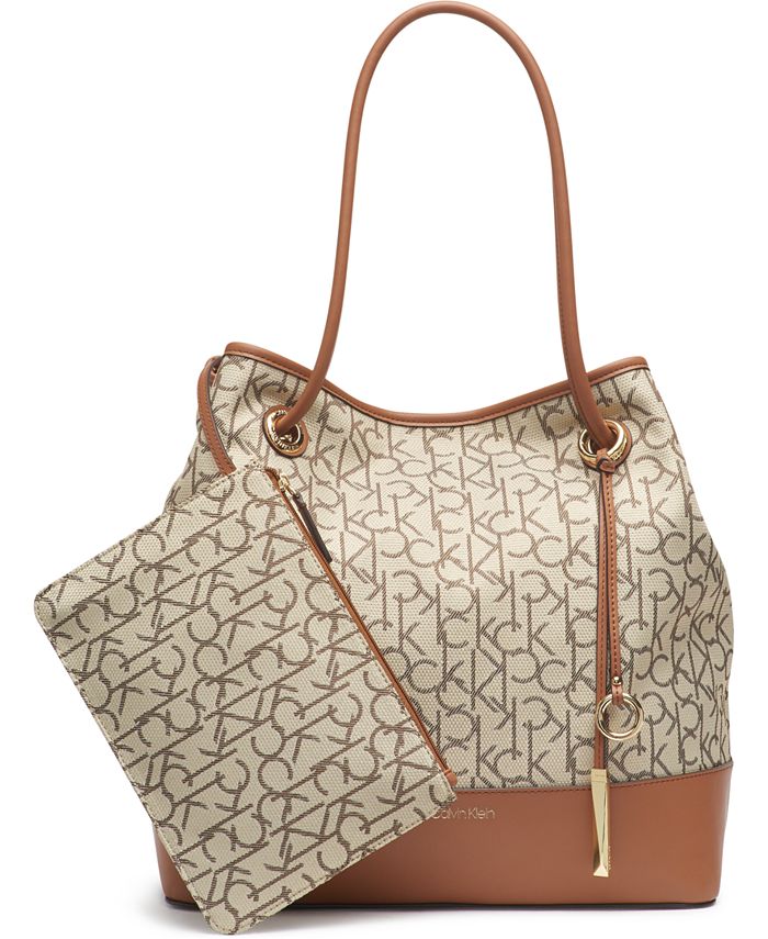 vertraging In hoeveelheid Heel Calvin Klein Gabrianna Logo Tote & Reviews - Handbags & Accessories - Macy's