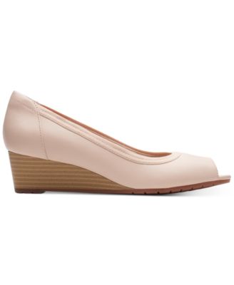 clarks mallory wedge pump