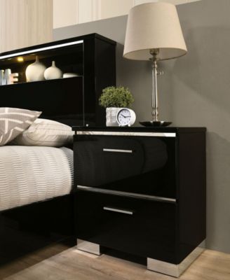 Shorehaven 2-Drawer Nightstand