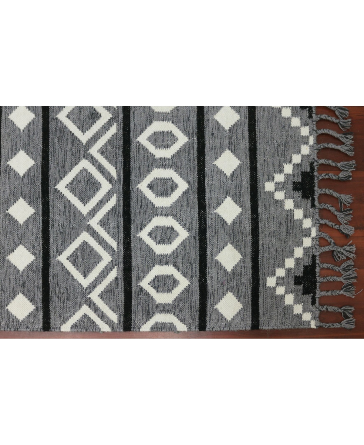 Amer Rugs Artifacts Ari-1Area Rug - Gray