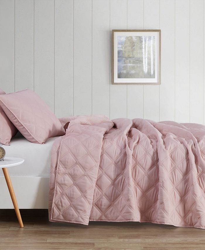 Truly Soft Everyday 3D Puff Twin XL Quilt Set & Reviews Quilts