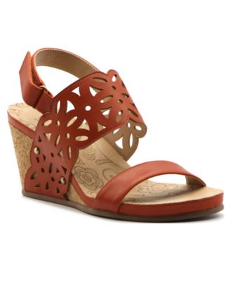 mootsie tootsie wedge sandals