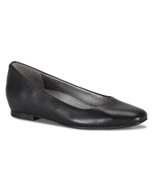 image of Baretraps Payge Flats Women-s Shoes