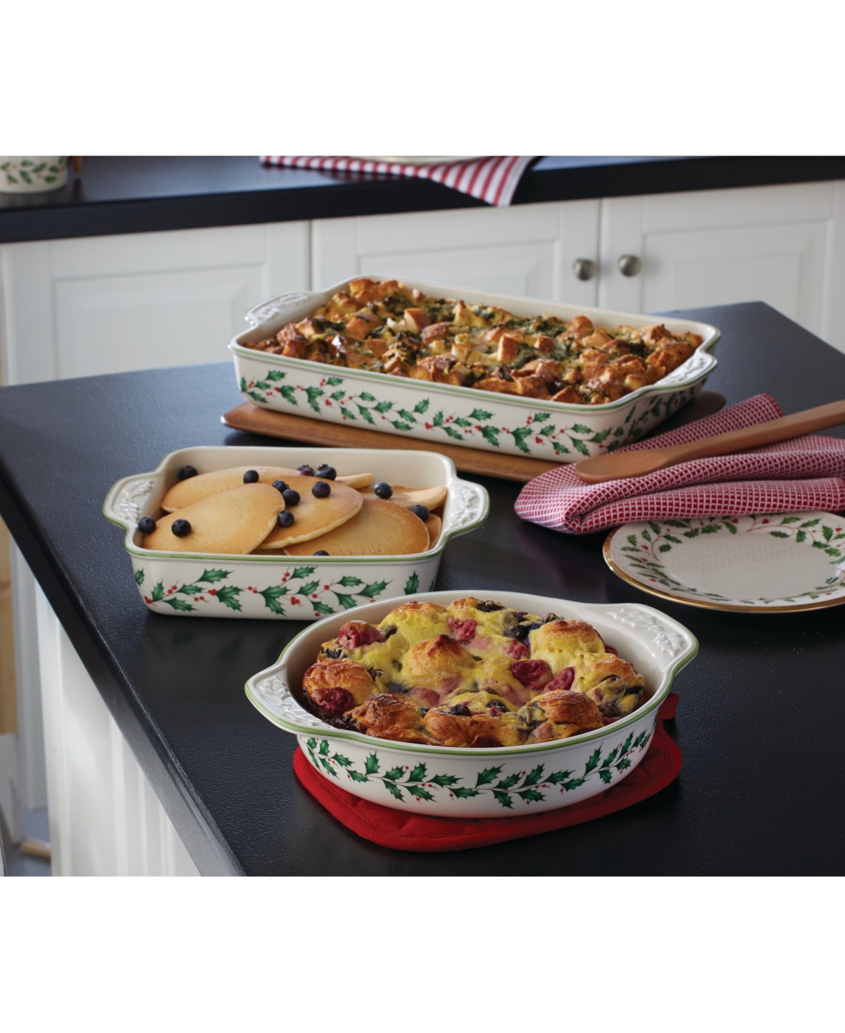 Lenox Holiday Rectangular Baker - Ivory Body With Red And Green Holly And