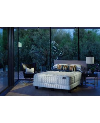 King Koil - Westmoore 13.5" Plush Mattress Set- King