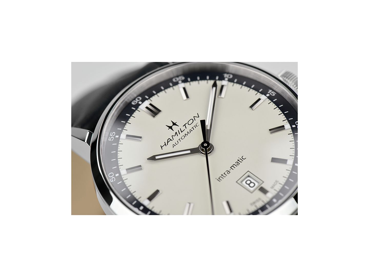 Мужские часы Hamilton Swiss Automatic Intra-Matic Black Leather Strap Watch 40mm — фото 4