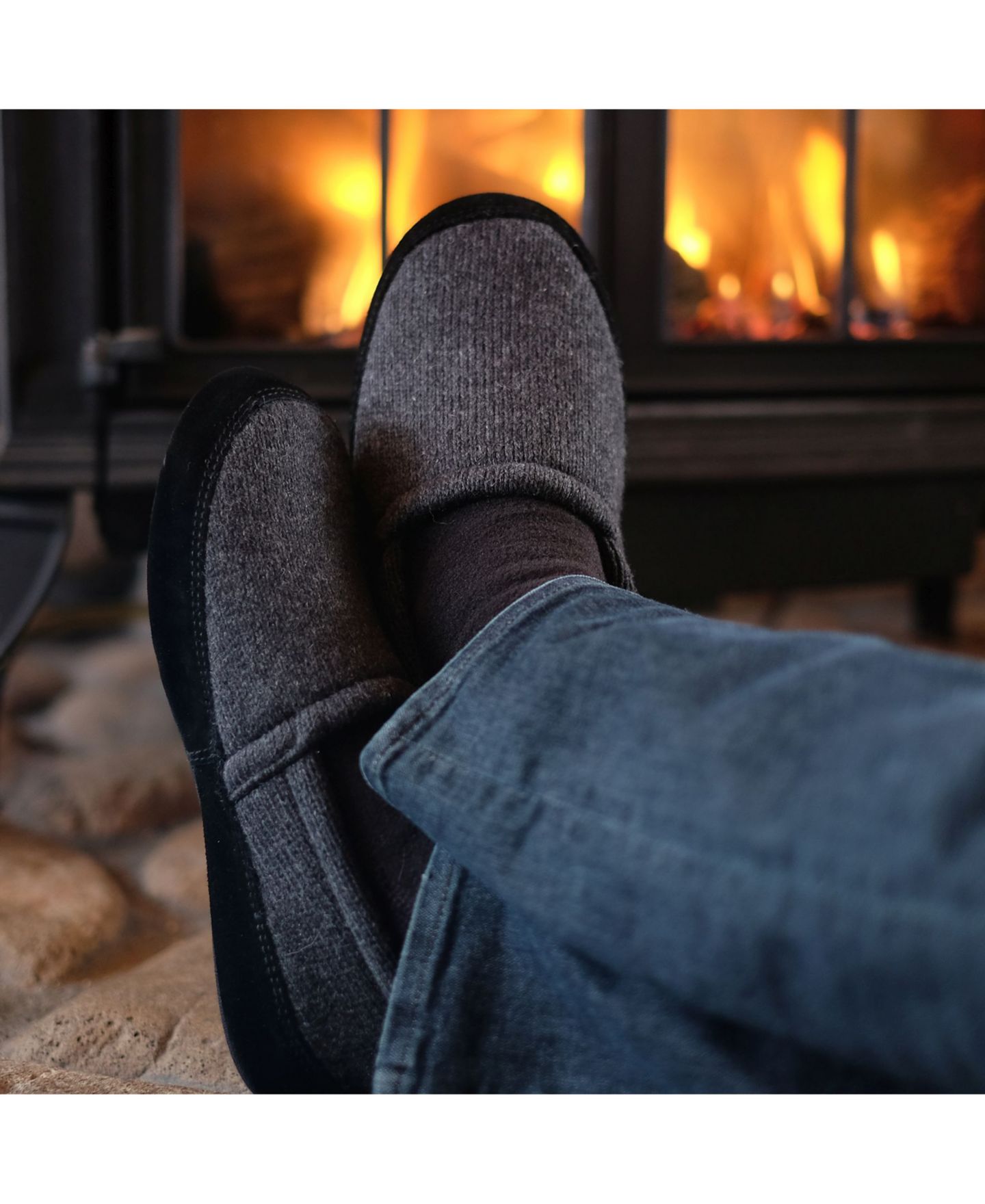 Мужские тапочки Macy's Acorn Moccasin Comfort Slip On Slippers, цвет: Тёмный угольный — фото 2