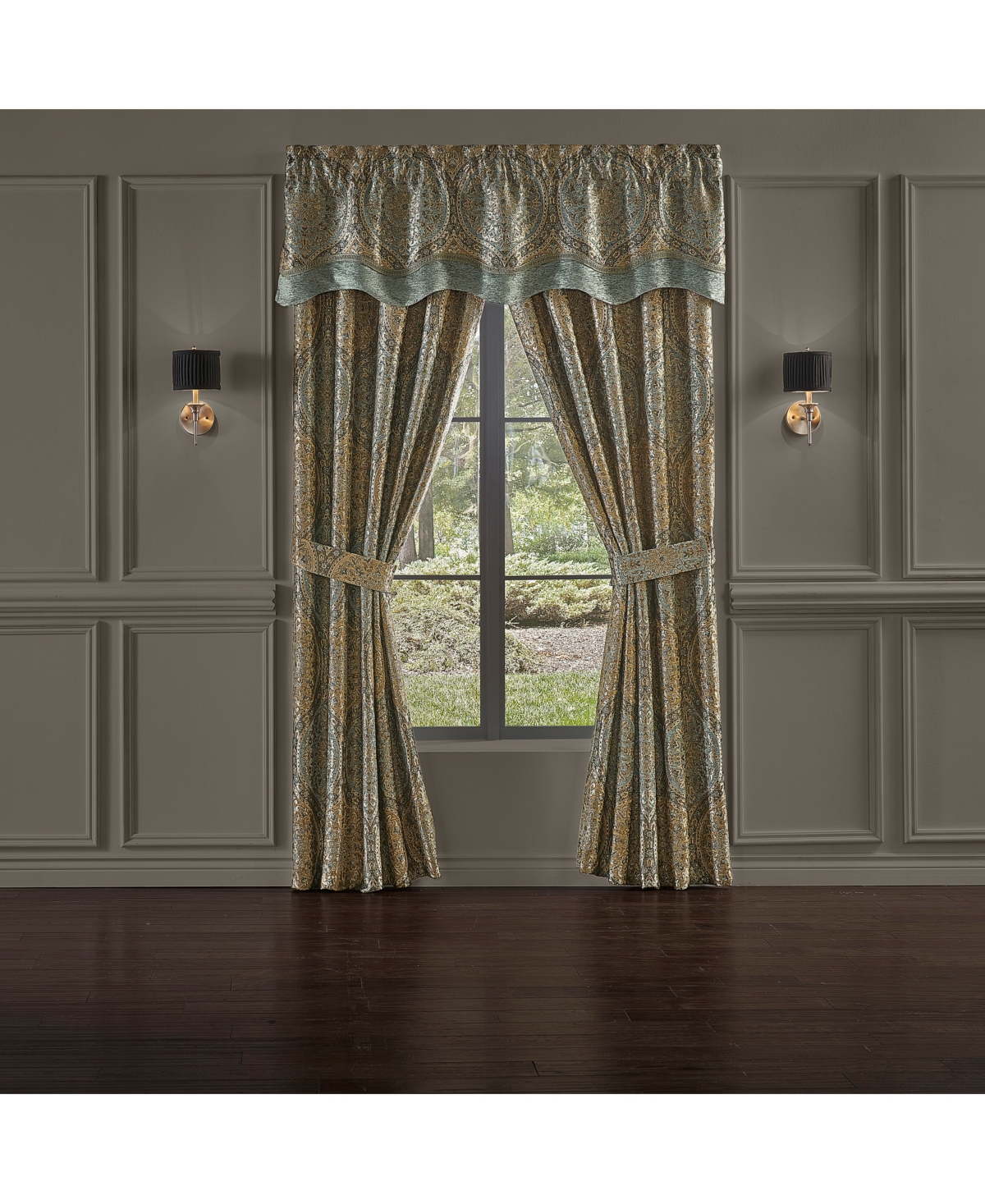 J Queen New York Dorset Scalloped Window Valance, 20