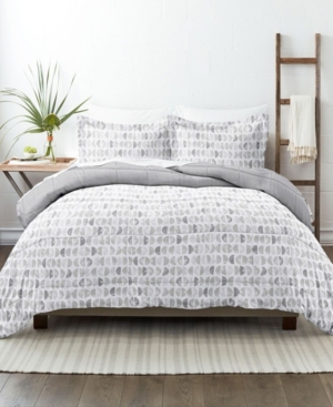 Ienjoy Home Home Collection Premium Down Alternative Moonlight Stars Reversible Comforter Set, King/california K