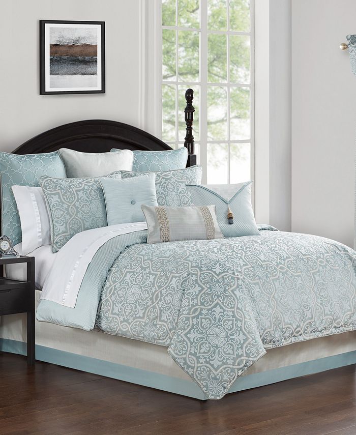 Waterford Arezzo Jacquard 4 Piece Comforter Set, California King