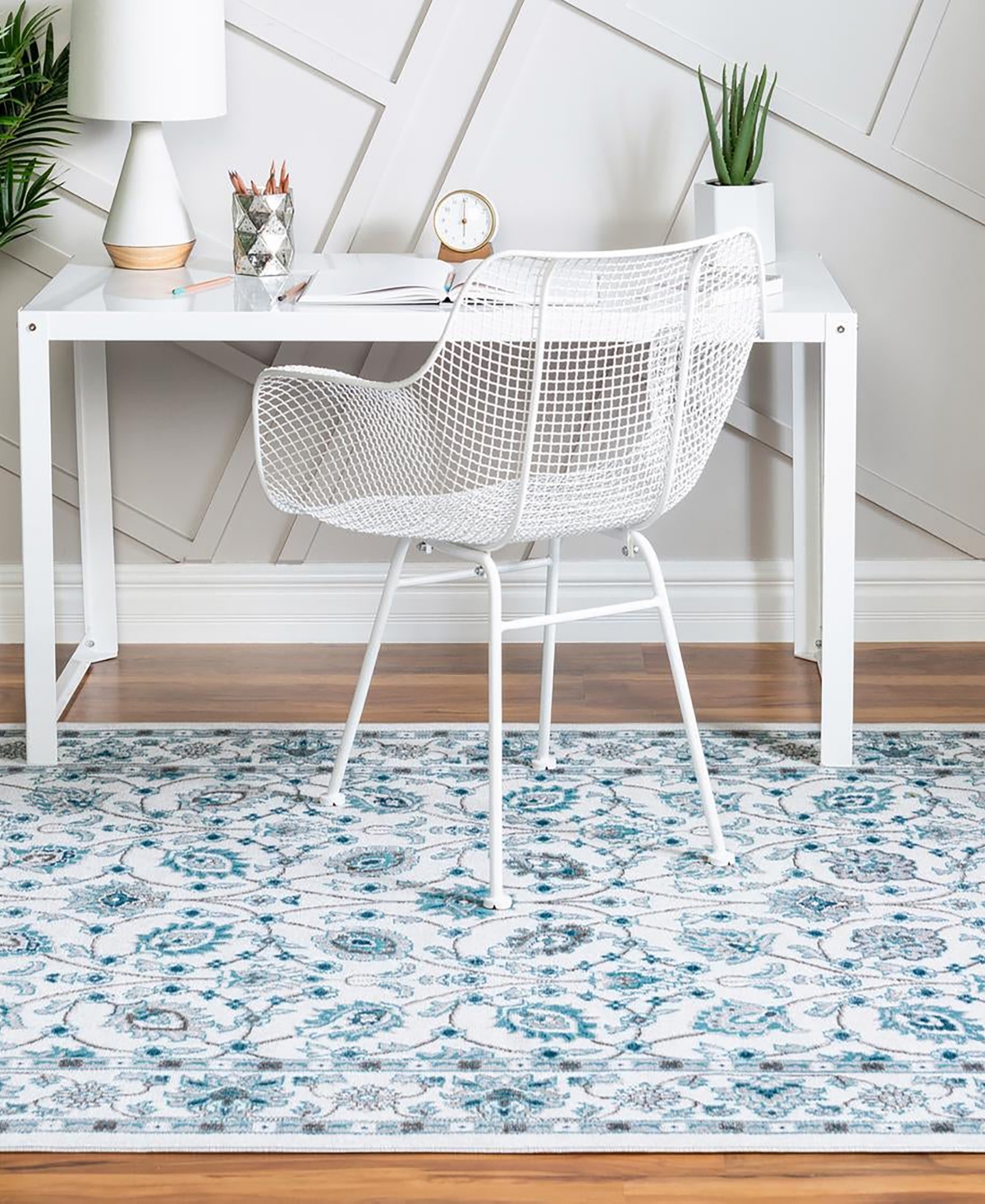 Bayshore Home Gamle Gam-01 Area Rug