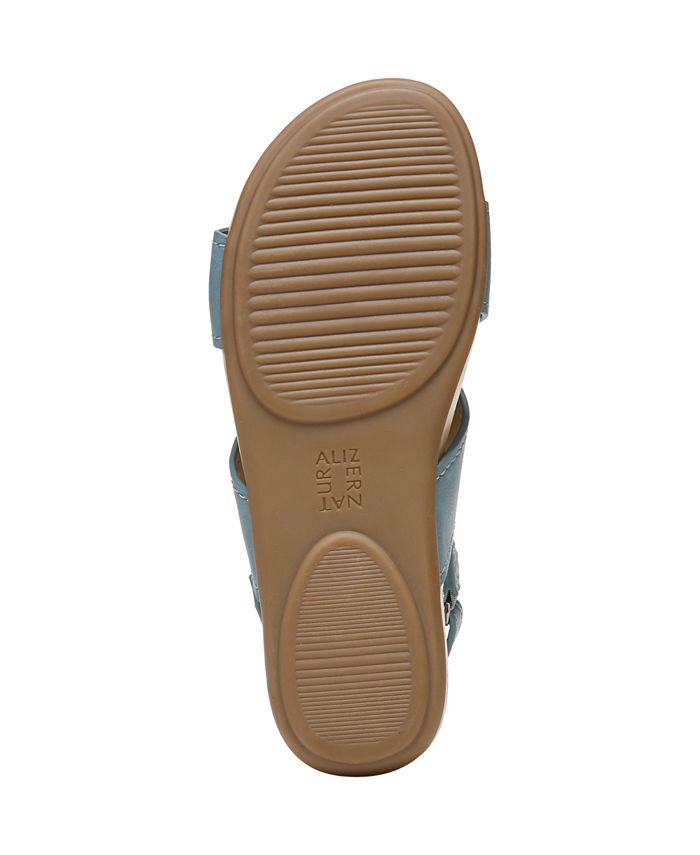 naturalizer scout