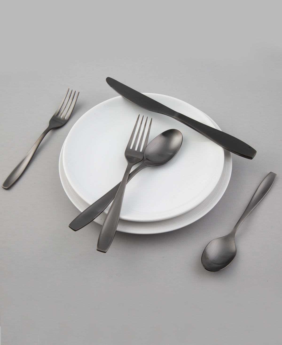 Cambridge Silversmiths JanuarySatin 20-Piece Flatware Set, Service for 4 - Black
