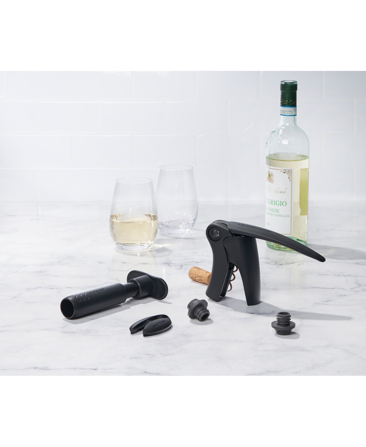 Le Creuset 5 Piece Wine Tool Set With Corkscrew, Foil Cutter And Pump In Black
