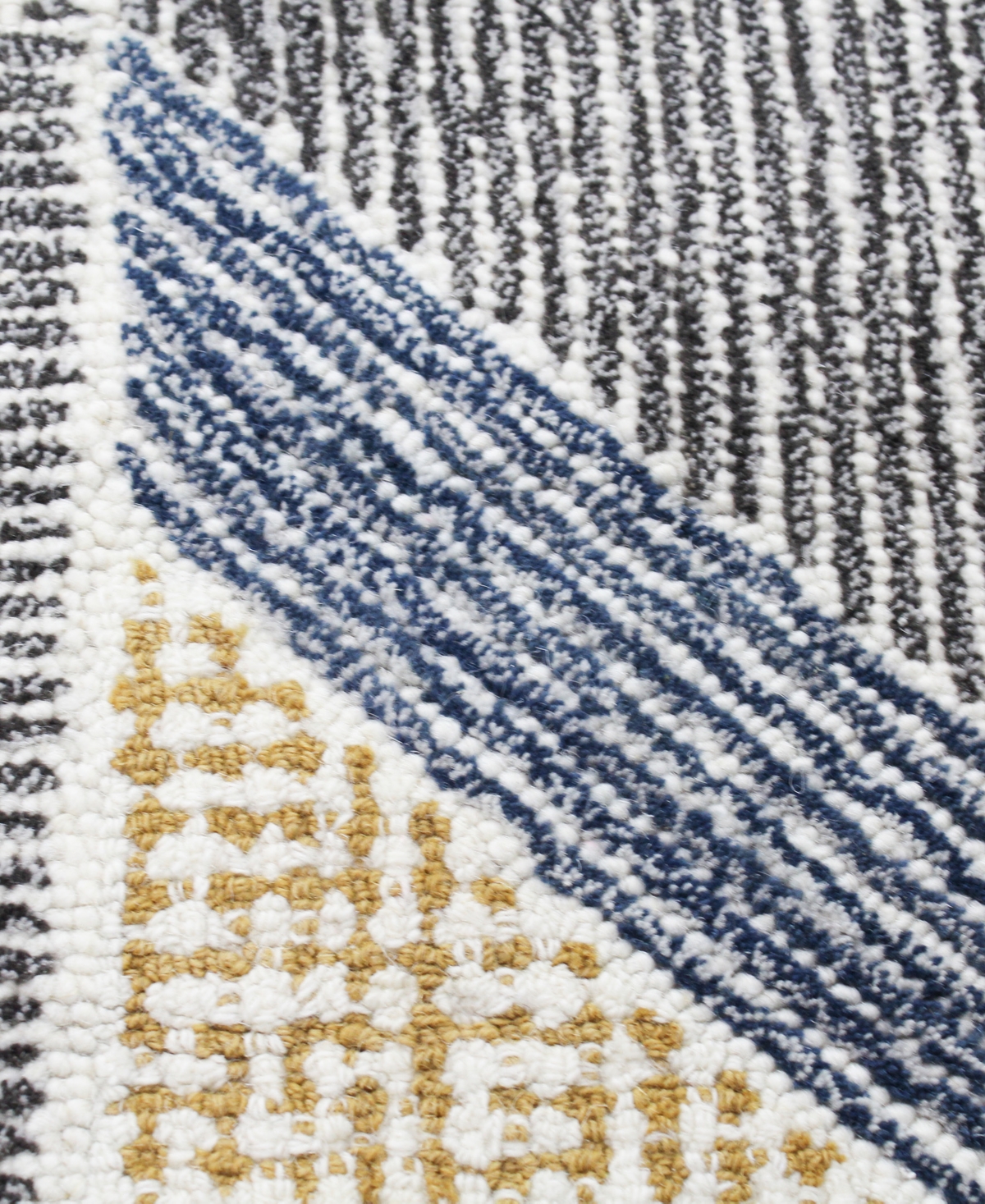 Closeout! Bashian Veneto CL214 5' x 7' 6" Area Rug