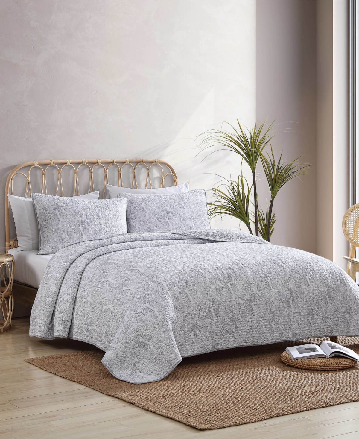 TOMMY BAHAMA HOME CLOSEOUT! TOMMY BAHAMA DISTRESSED WATER LEAVES 3-PC. QUILT SET, KING BEDDING