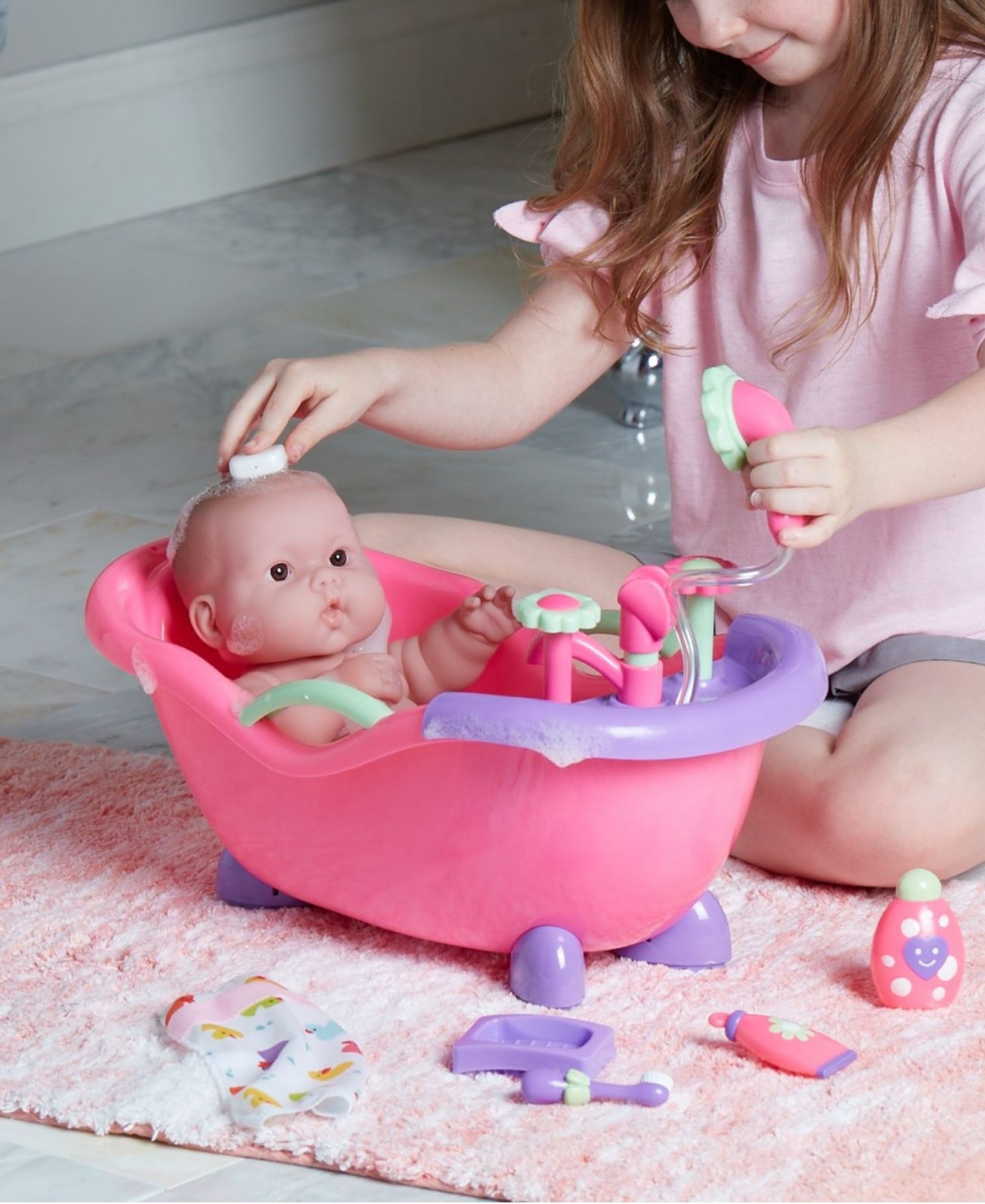 Детские куклы JC TOYS Lots to Love Babies 14" Washable Baby Doll with Working Bath, Ages 2+, 8-Piece Set — фото 6