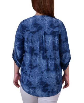 Plus Size 3/4 Roll Tab Sleeve Y-Neck Top