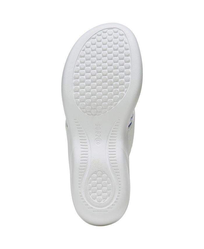 bzees cabana washable thong sandals