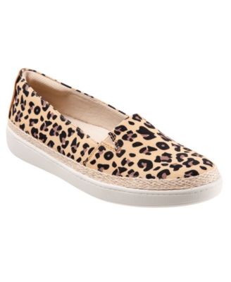 Women's Accent Flat