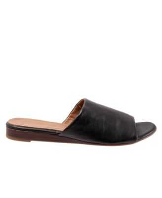 Dina Sandal