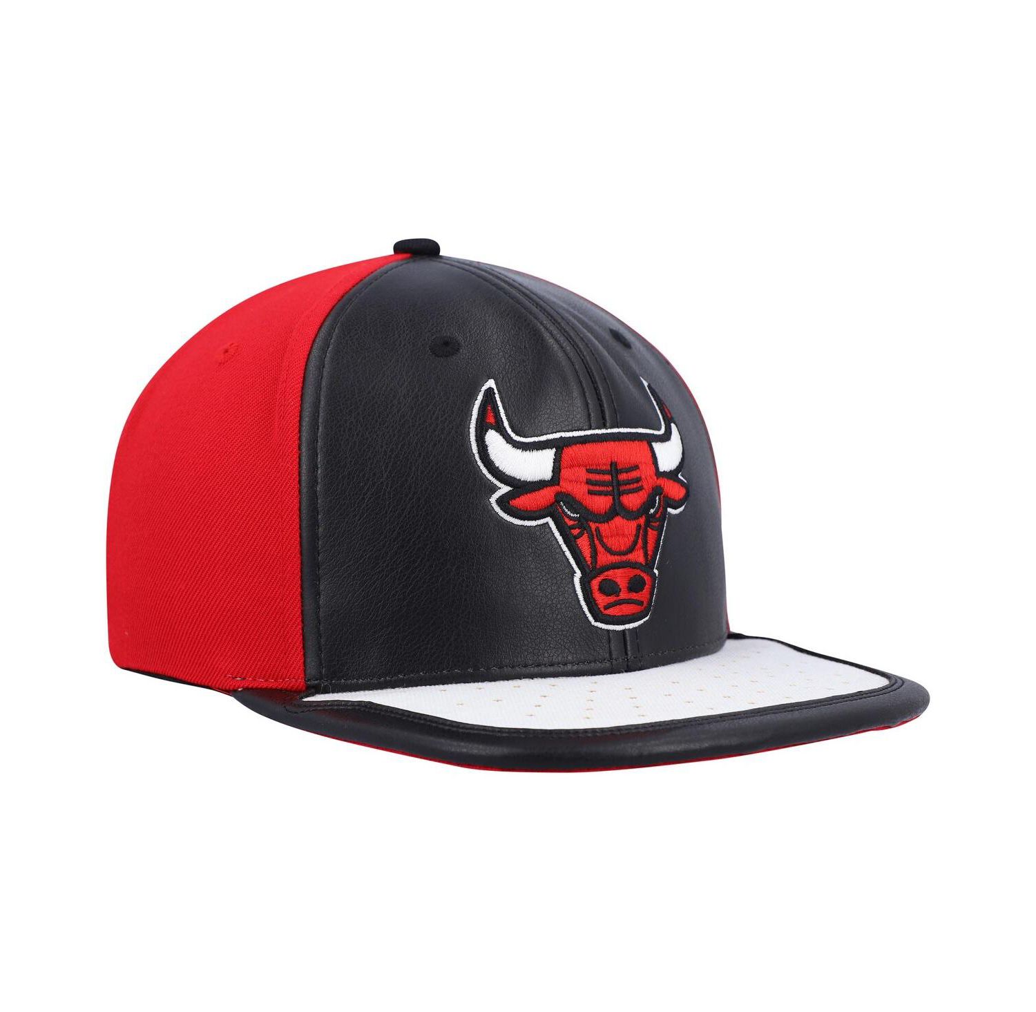 Men's Black and White Chicago Bulls Day One Snapback Hat