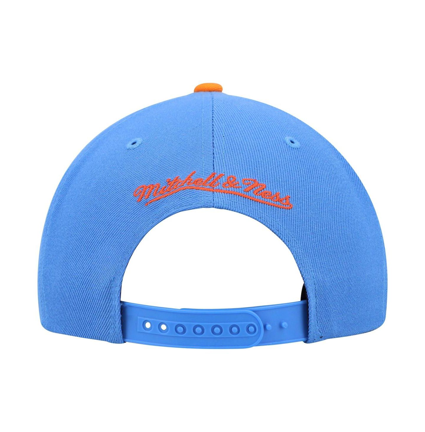Мужская кепка Mitchell & Ness Blue and Orange Cleveland Cavaliers Hardwood Classics Team Two-Tone 2.0 Snapback Hat — фото 5