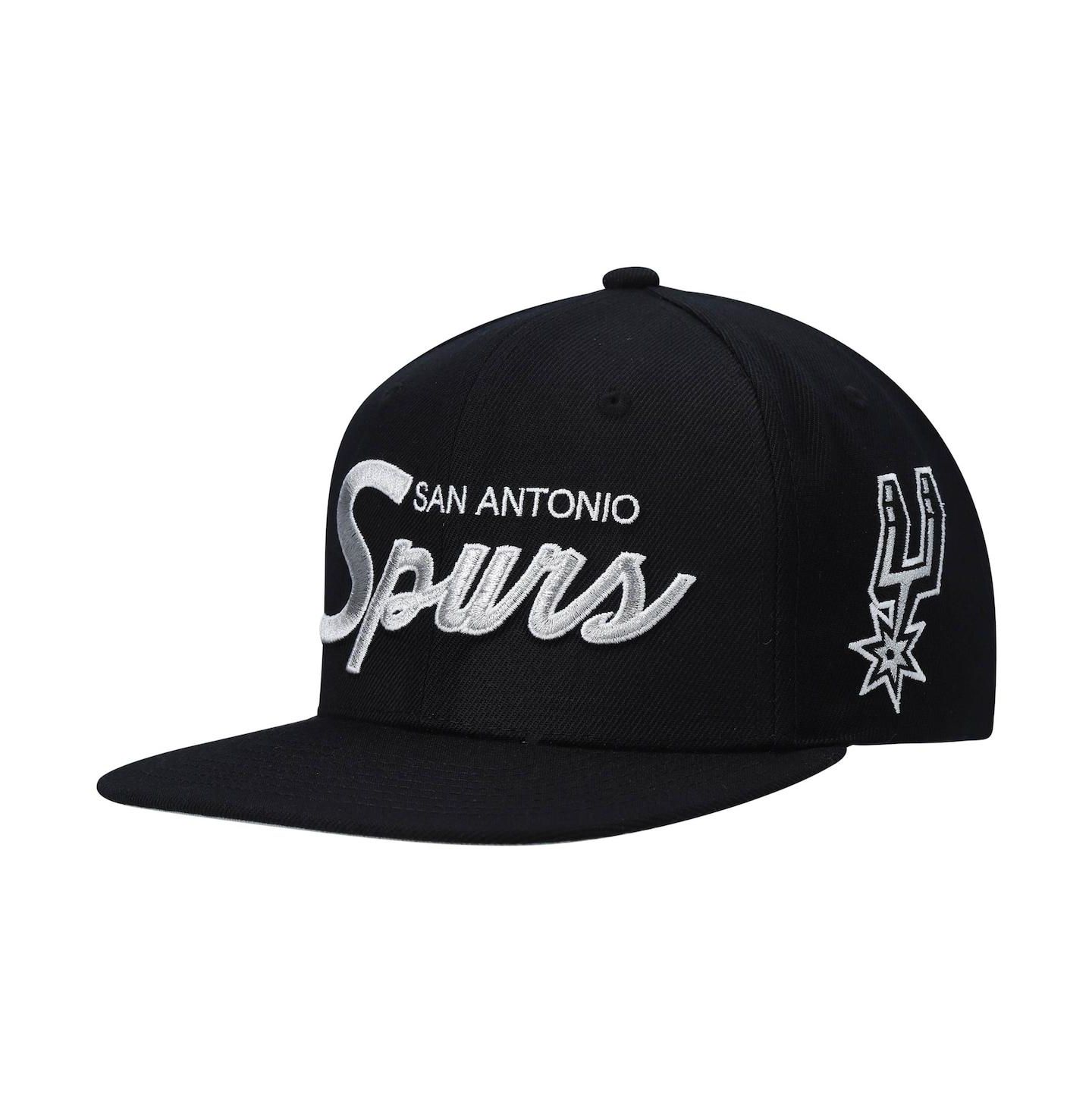 Мужская кепка Mitchell & Ness Black San Antonio Spurs Hardwood Classics Script 2.0 Snapback Hat — фото 1