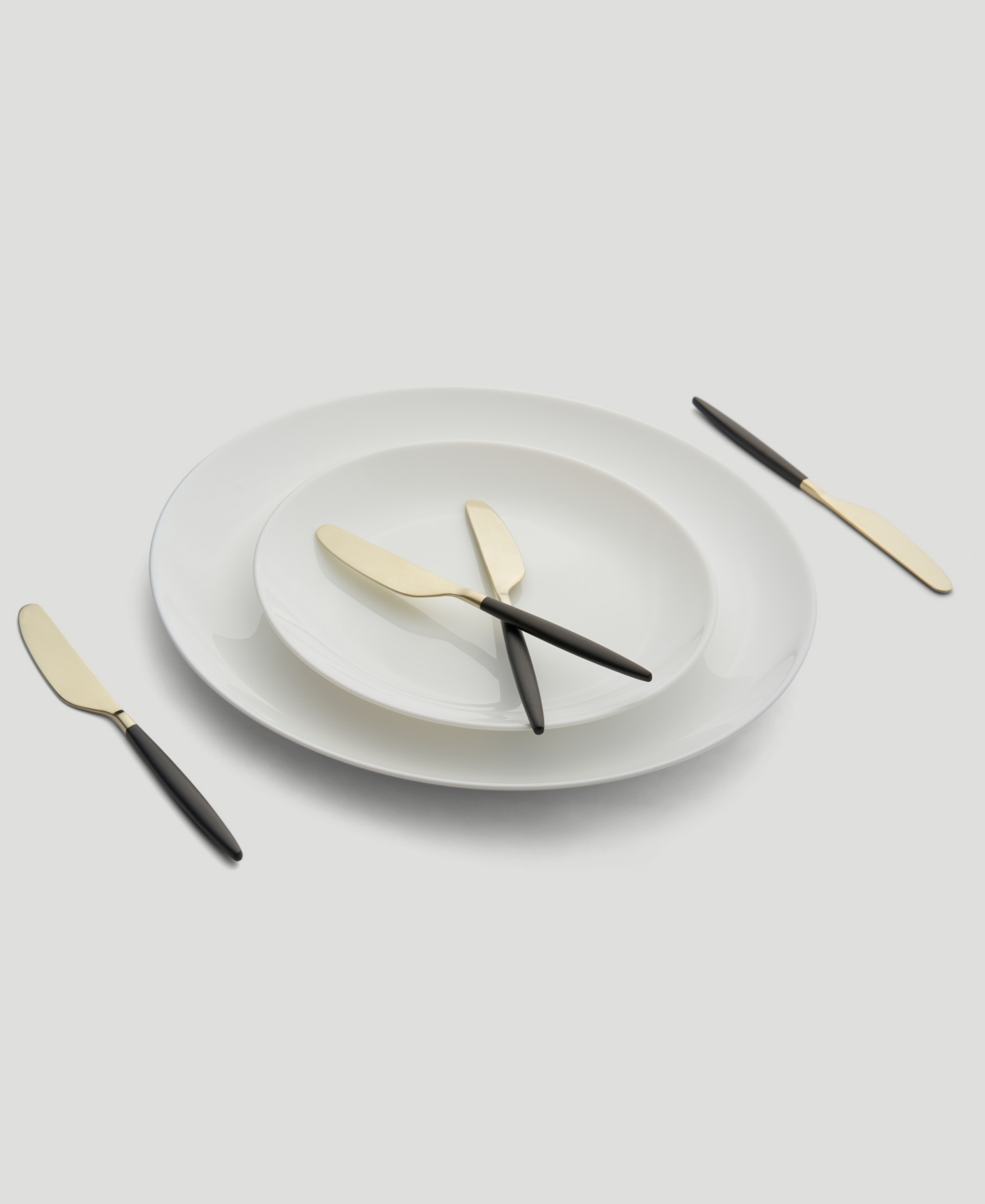 Cambridge Silversmiths Gaze Two Tone Black-Gold Satin Spreaders Set, 4 Piece - Black and Champagne Gold-Tone