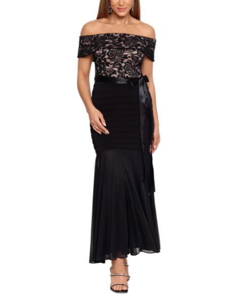 Женские платья B&A By Betsy and Adam Betsy & Adam Petite Lace-Top Off-The-Shoulder Gown, цвет: Чёрный / Телесный