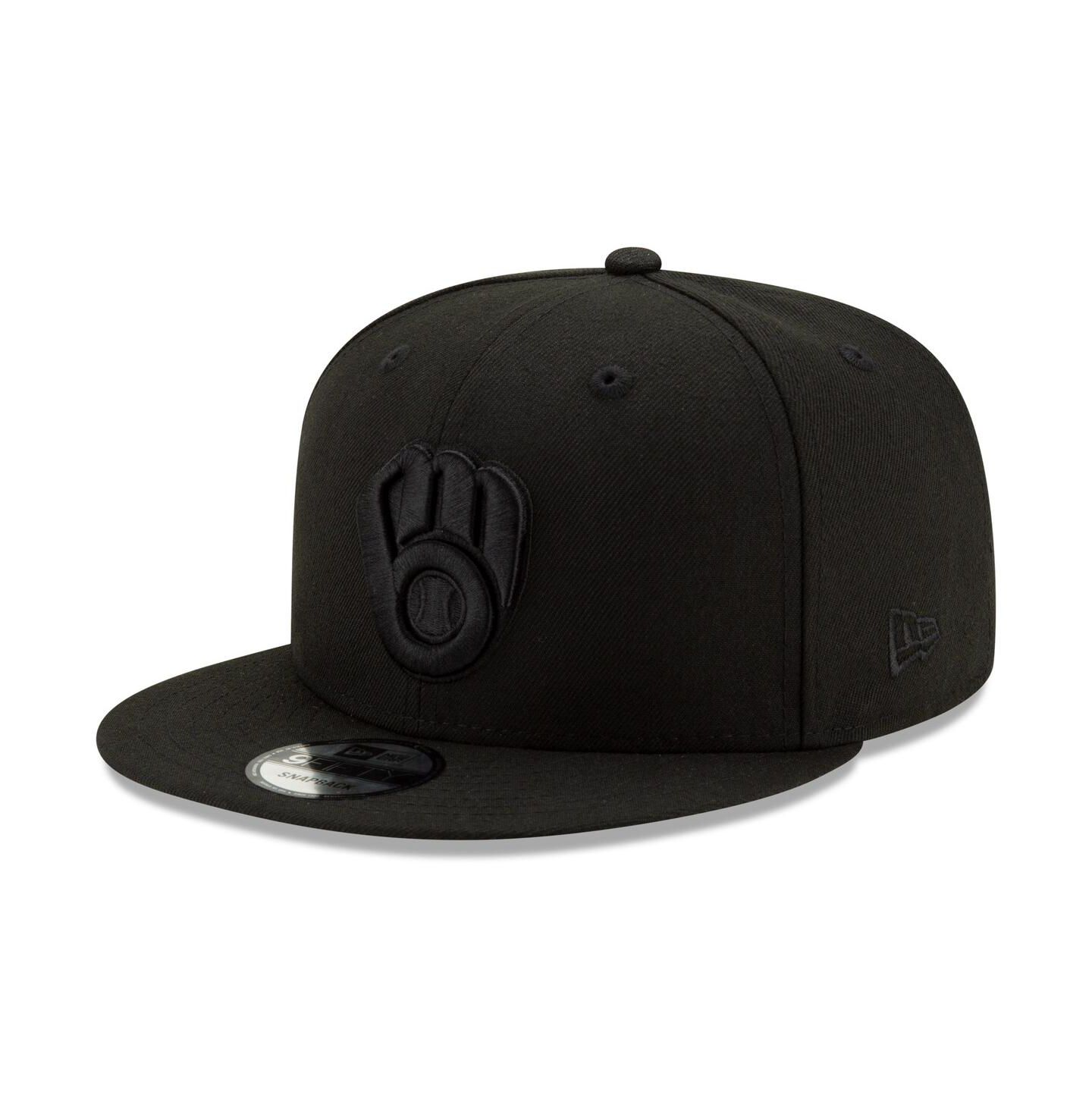 Мужская кепка New Era Milwaukee Brewers Black on Black 9FIFTY Snapback Adjustable Hat - Black — фото 1