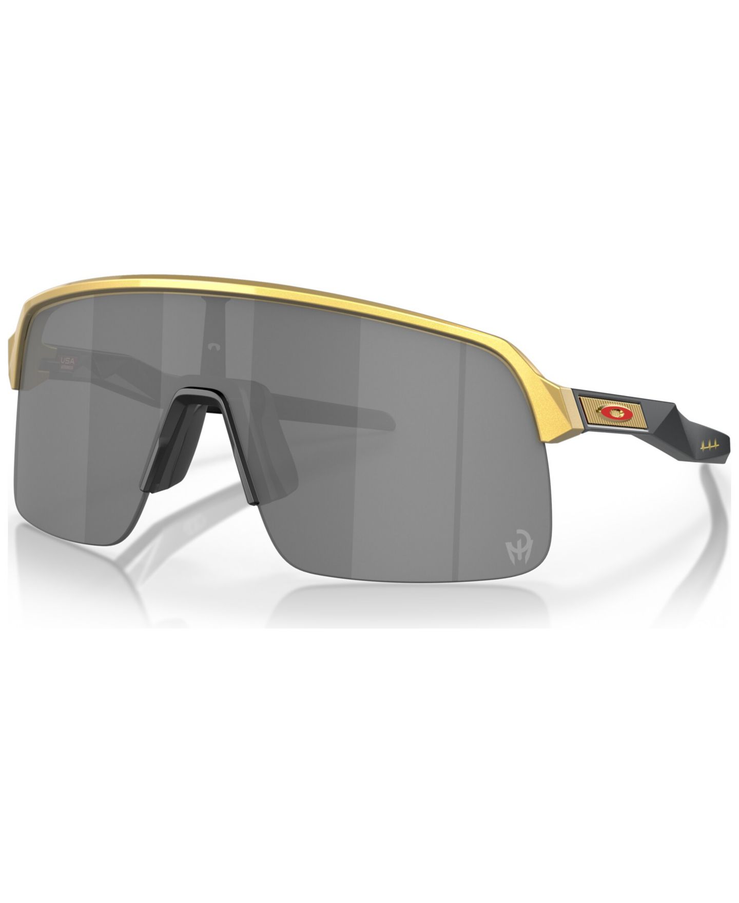 Женские солнцезащитные очки Oakley Patrick Mahomes II NFL Collection, OO9463 Sutro Lite, цвет: Золотой — фото 1