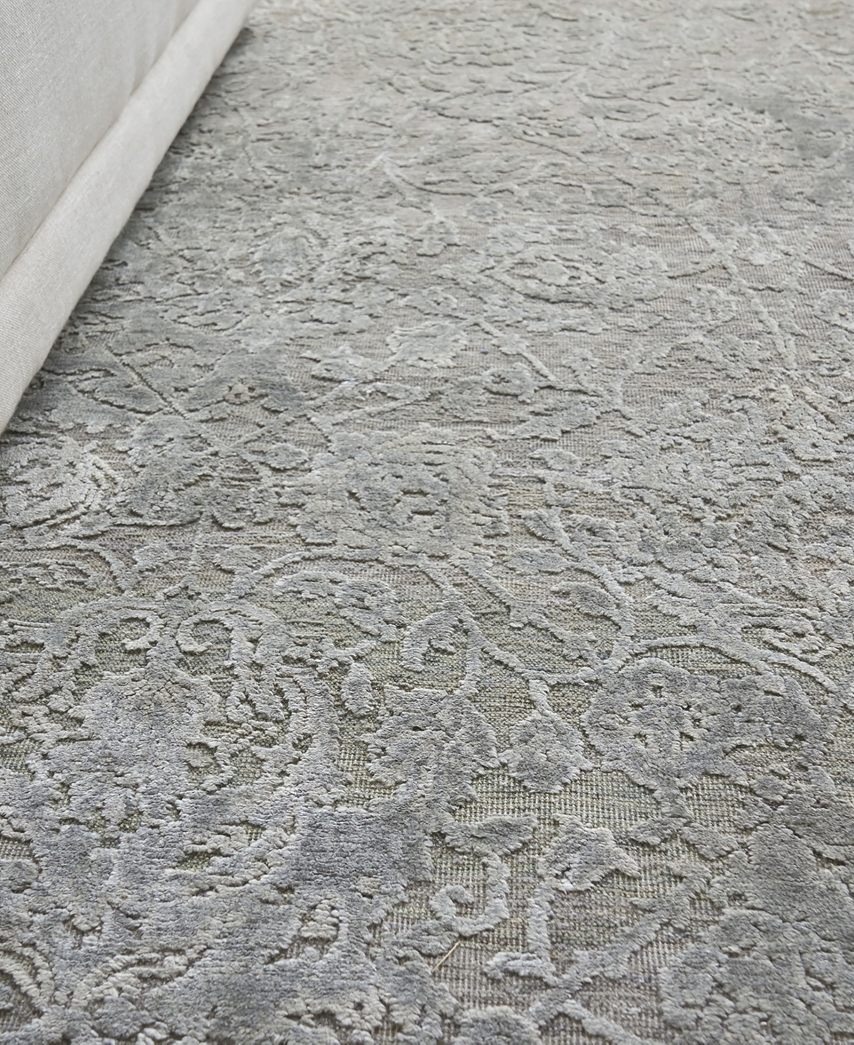 Exquisite Rugs Meena ER2468 6' x 9' Area Rug
