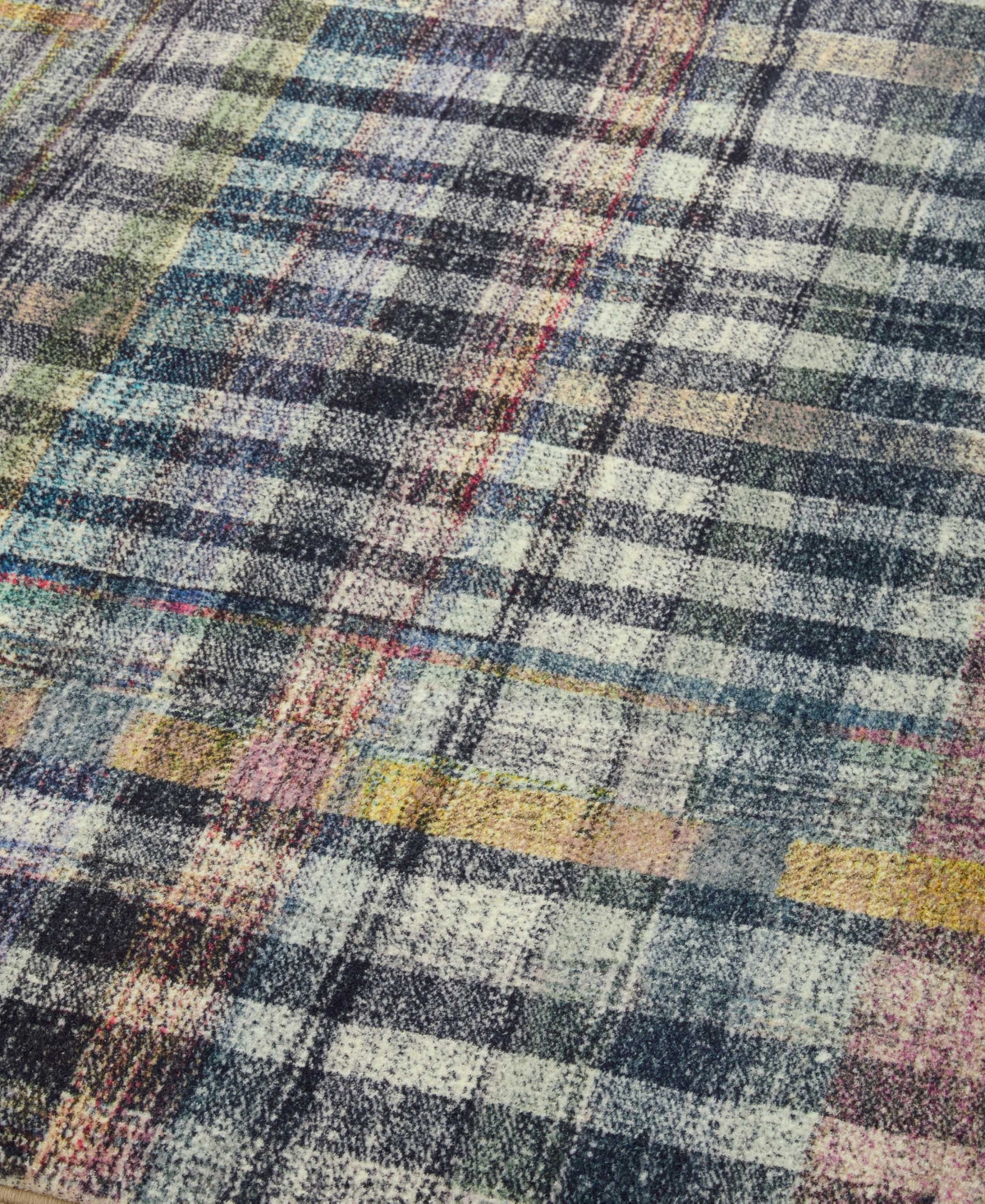 Chris Loves Julia Humphrey Hum-04 5' x 7' Area Rug