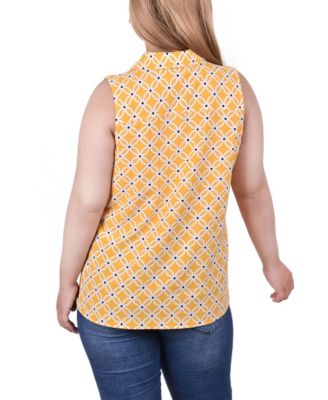Plus Size Sleeveless Notch Collar Button Front Blouse