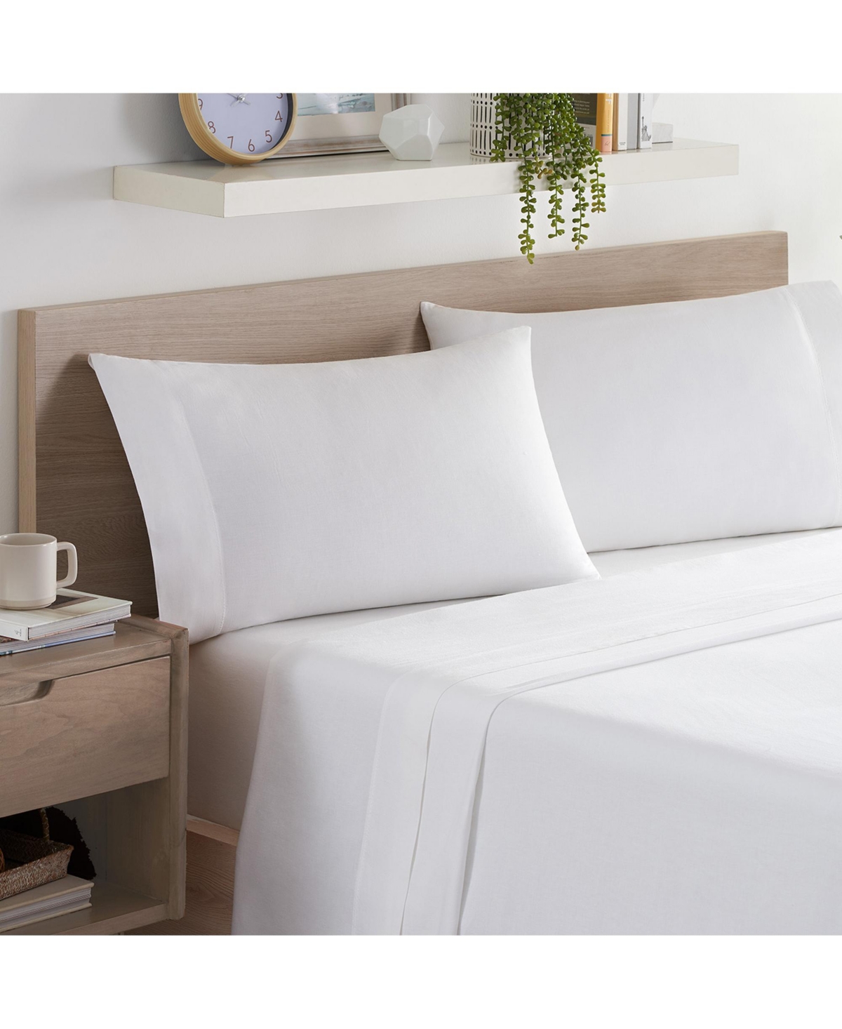 Aston and Arden Linen and Eucalyptus Lyocell Queen Sheet Set, 1 Flat Sheet, 1 Fitted Sheet, 2 Pillowcases, Classic Linen Look, Modern Tencel Linen Ble