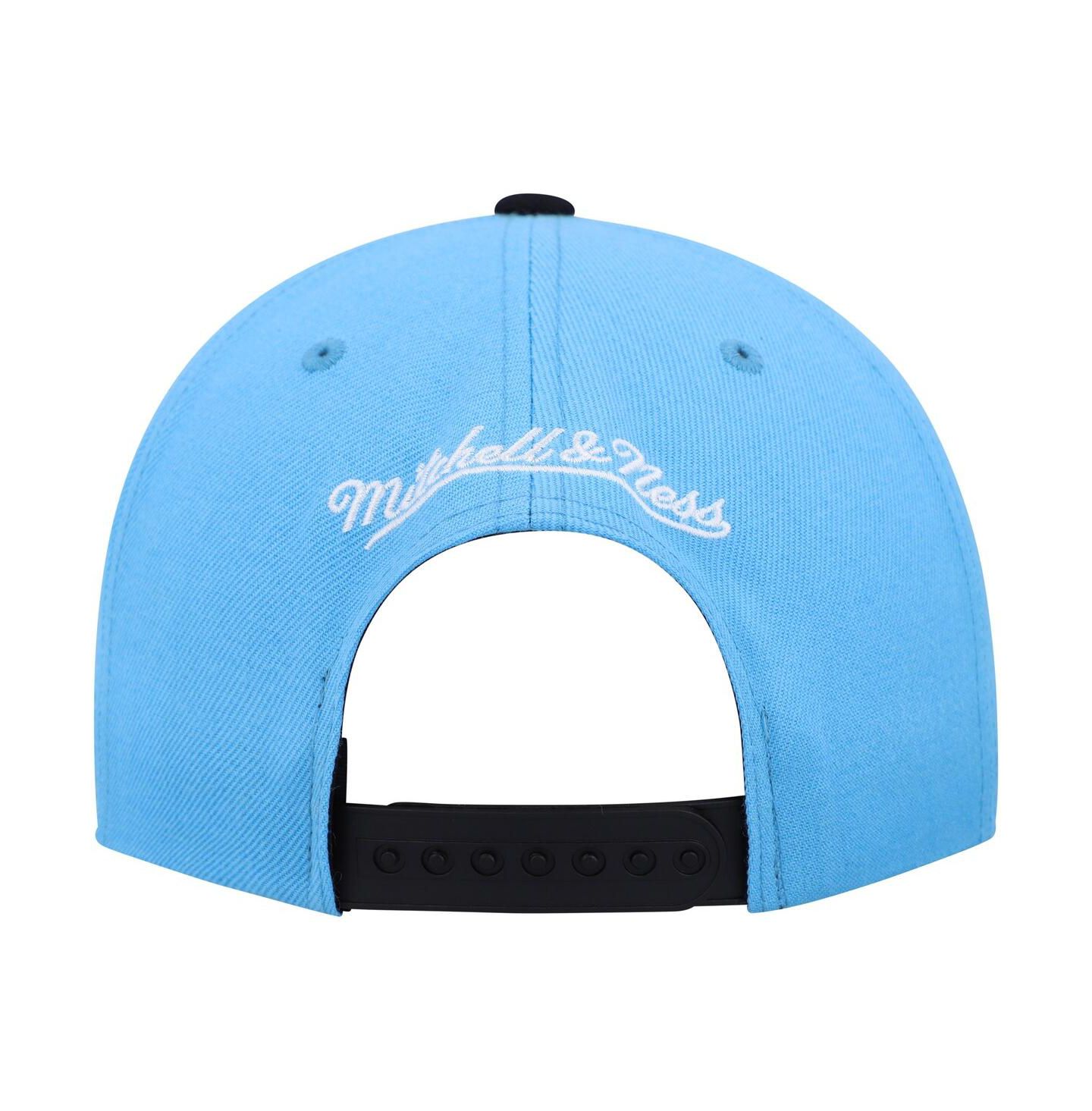 Мужская кепка Mitchell & Ness White, Light Blue Chicago Bulls Day One Snapback Hat — фото 2