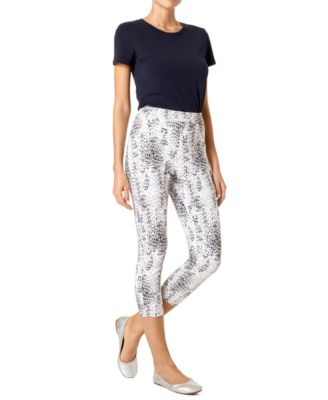 Hue - Women's High-Rise Baby Leopard Denim Capri Leggings