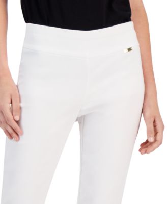 Petite Tummy-Control Pull-On Capri Pants