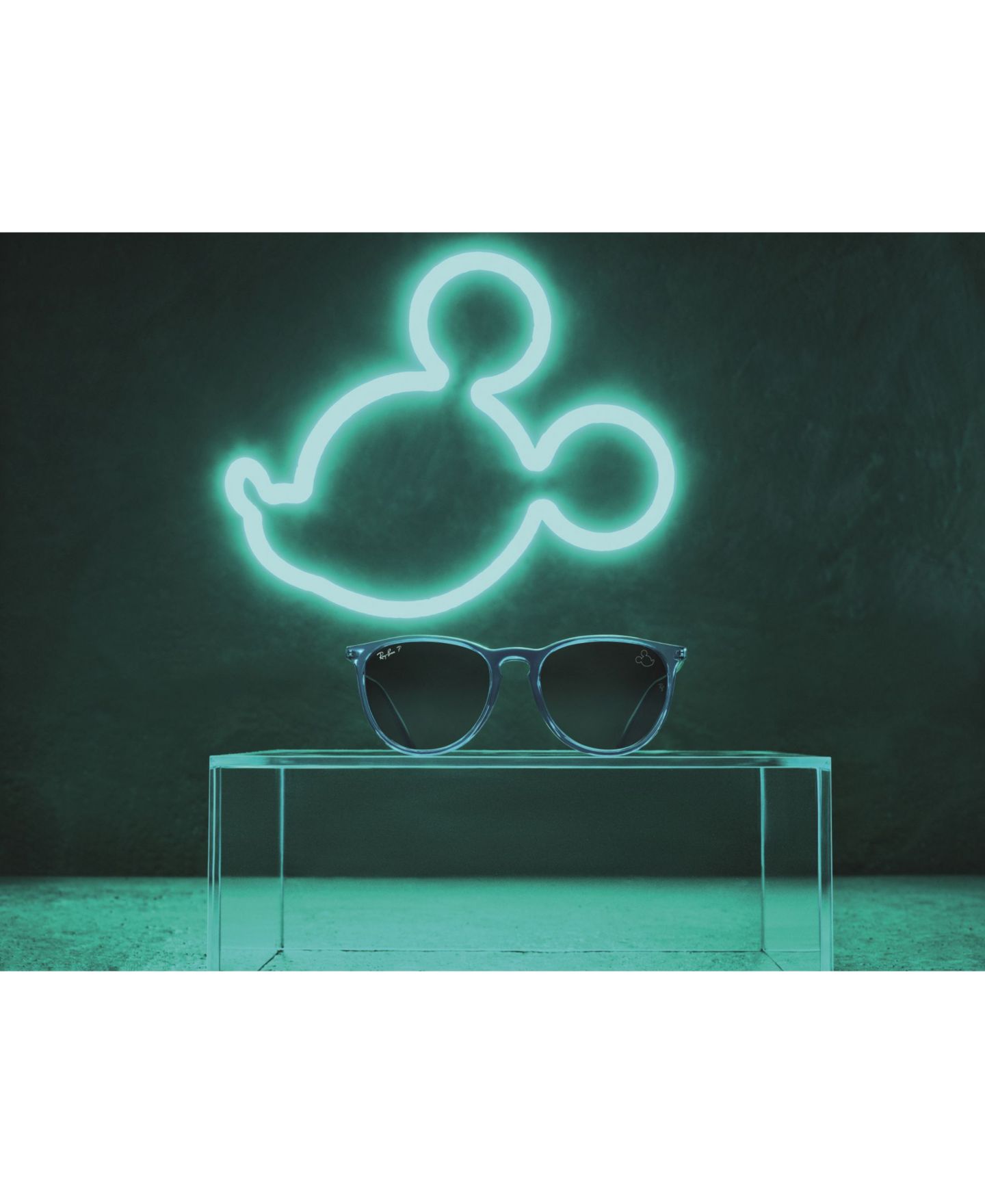 Женские солнцезащитные очки Ray-Ban Polarized Sunglasses, RB4171 Disney Collection Erika, цвет: Прозрачный бирюзовый — фото 11