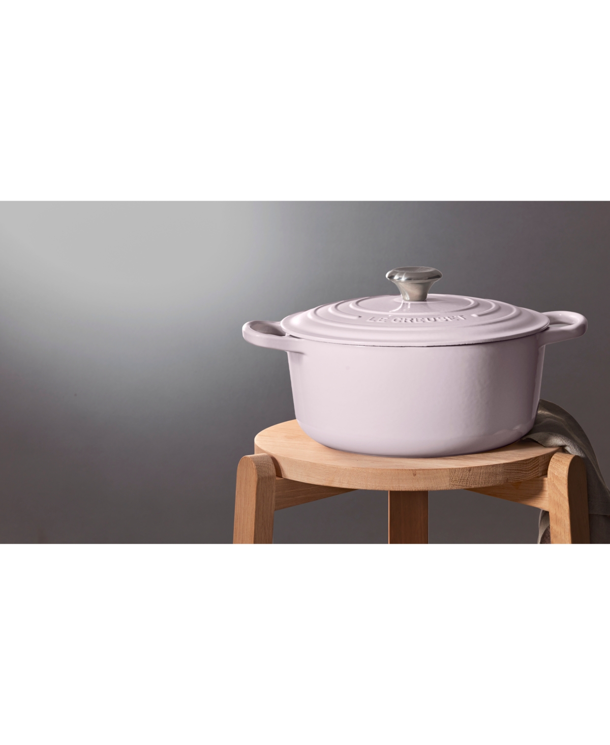 Le Creuset 7.25-qt. Signature Enameled Cast Iron Round Dutch Oven In Olive