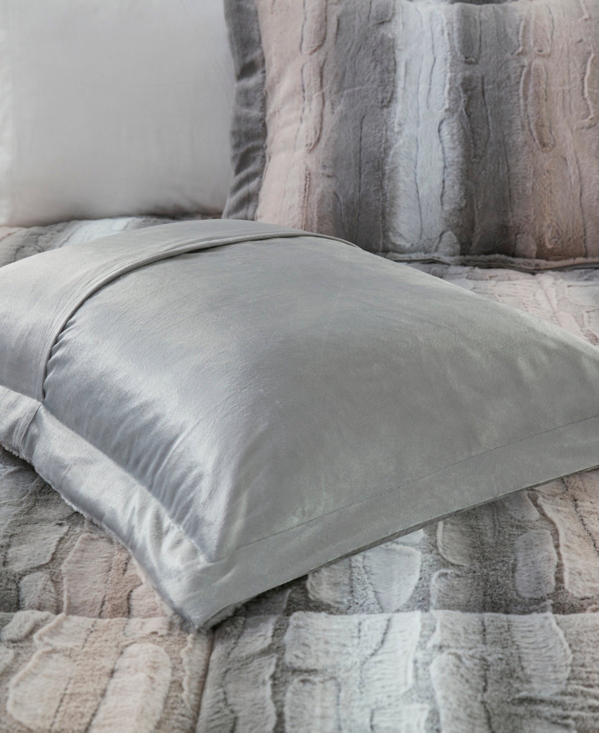 Madison Park Zuri Faux-Fur 4-Pc. Comforter Set