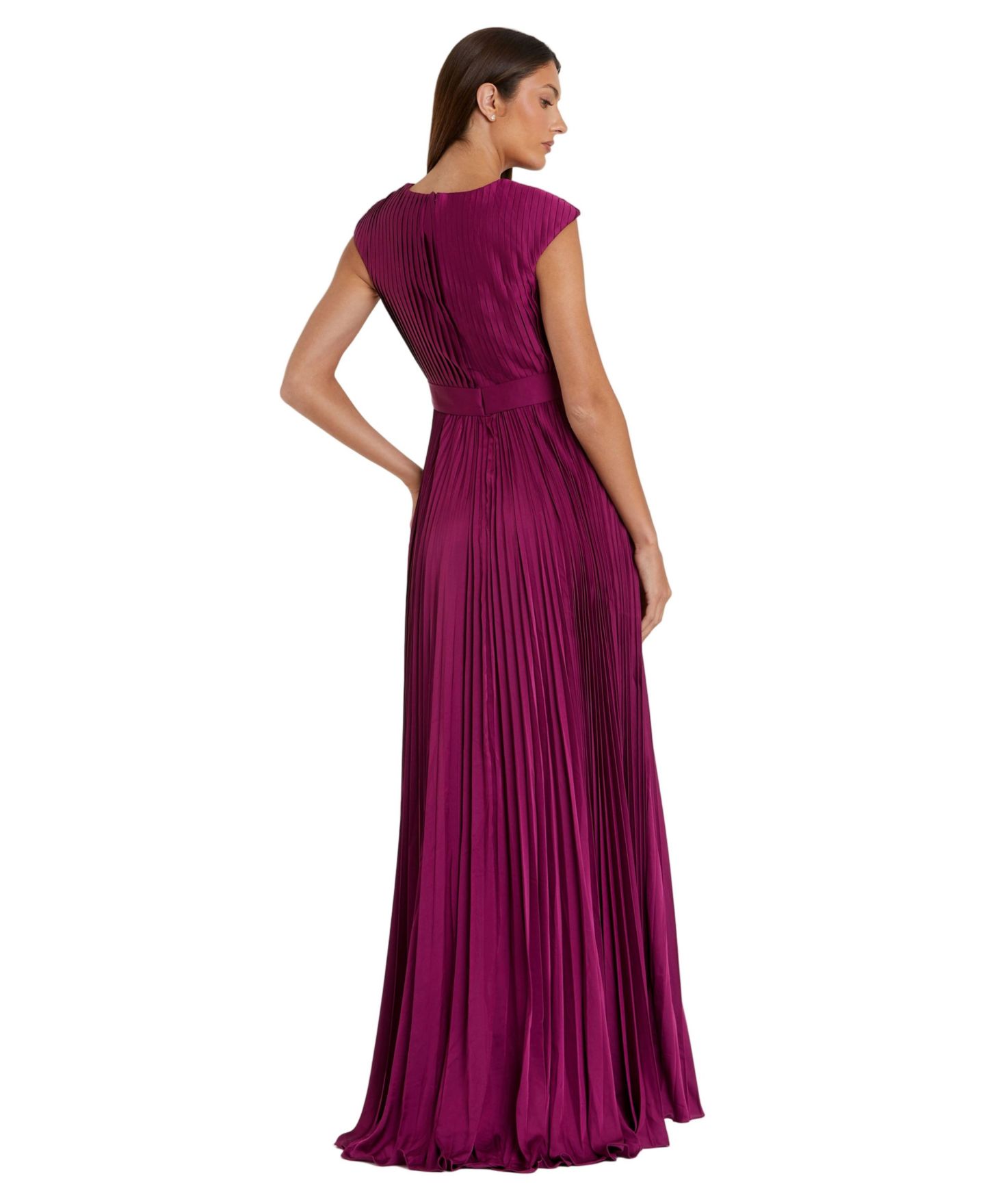 Женское платье Mac Duggal Ieena Pleated Plunge Neck Belted Satin Gown, цвет: Малиновый — фото 18