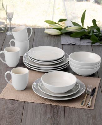 Colorwave Coupe 16 Pc. Dinnerware Set, Service for 4