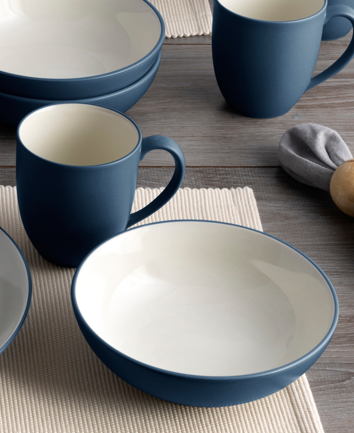 Noritake Colorwave Coupe 16 Pc. Dinnerware Set, Service For 4 In Blue