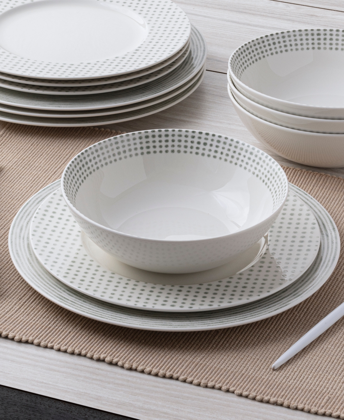 Noritake Hammock Khaki Rim 12 Piece Dinnerware Set, Service For 4 In Khaki