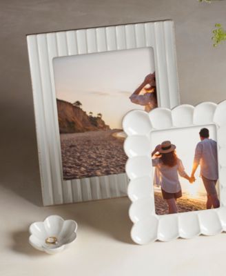 French Perle Scallop Frame, 8" x 10"