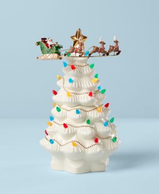 Treasured Traditions Tree with Flying Santa