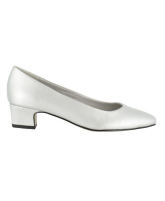Women's Prim Kitten Heel Pumps
