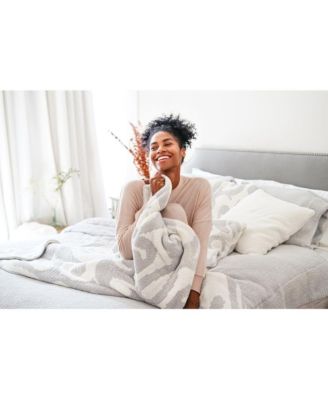 Casablanca Throw, 52" x 75"